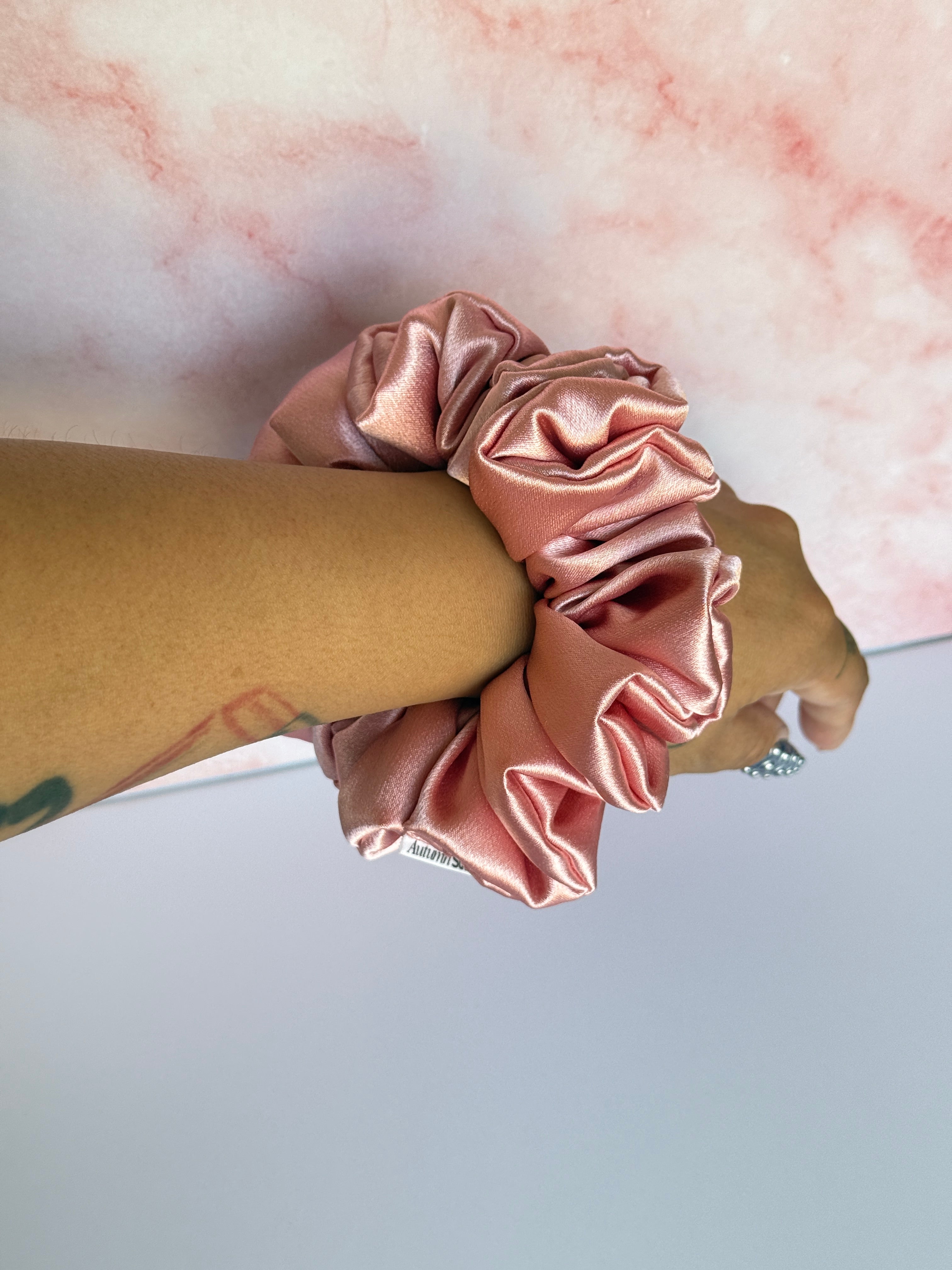 Rose’ Scrunchie